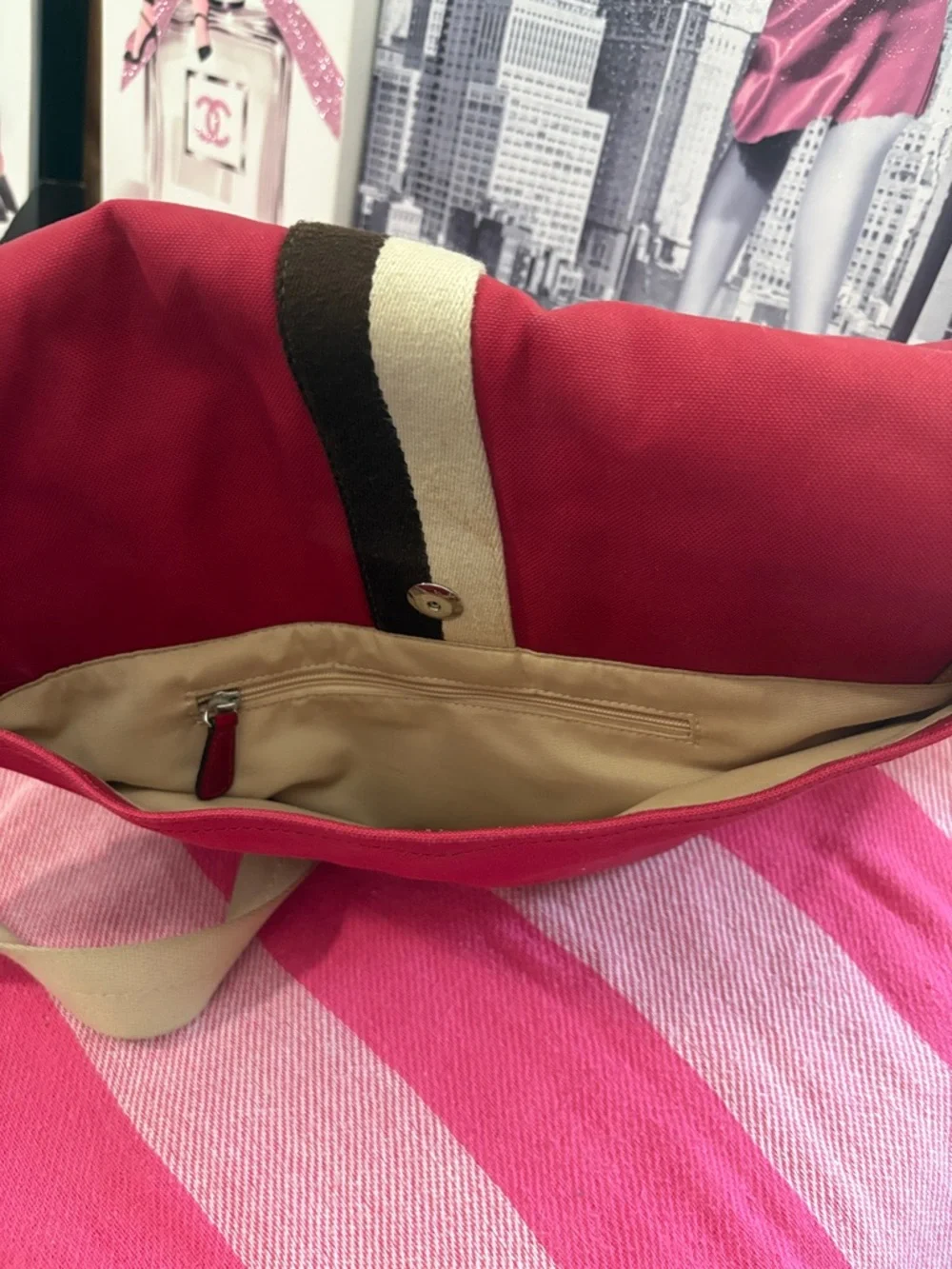 Coach Red Canvas Messenger Bag with Cream Strap and Tan Trim - Picture 6 of 12